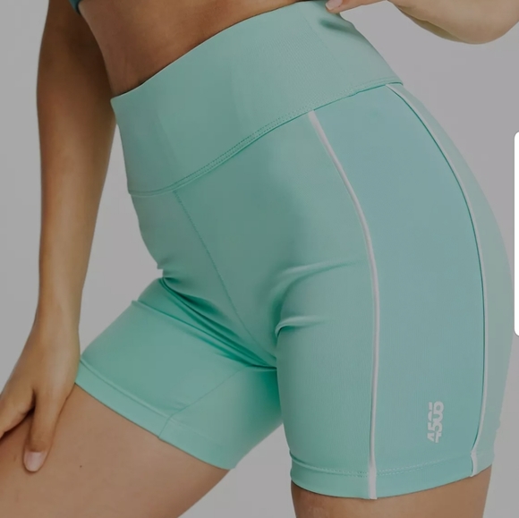 NWT ASOS 4505 Petite booty legging shorts - Picture 2 of 7